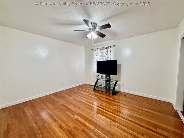 207 Taylor Drive, Hurricane, WV 25526