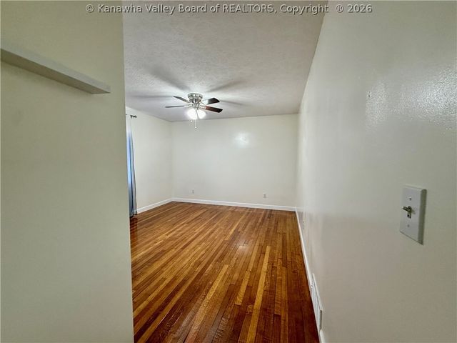 207 Taylor Drive, Hurricane, WV 25526
