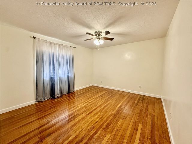 207 Taylor Drive, Hurricane, WV 25526