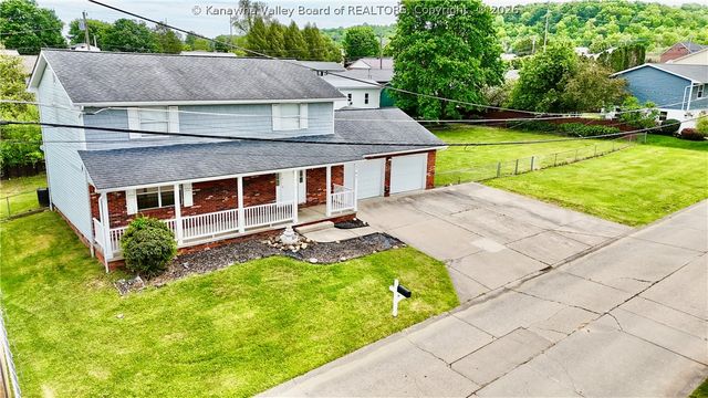 207 Taylor Drive, Hurricane, WV 25526