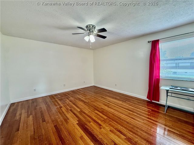 207 Taylor Drive, Hurricane, WV 25526