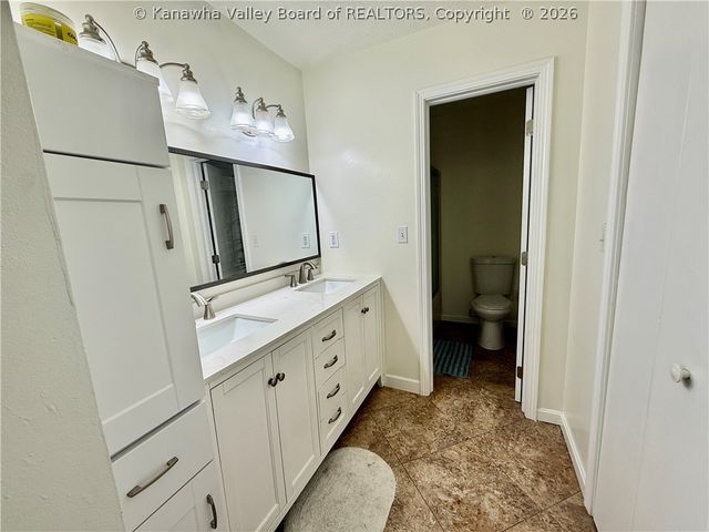 207 Taylor Drive, Hurricane, WV 25526
