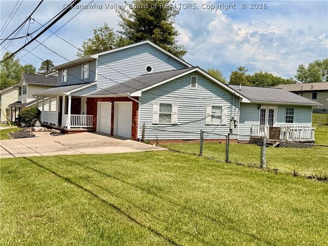 207 Taylor Drive, Hurricane, WV 25526