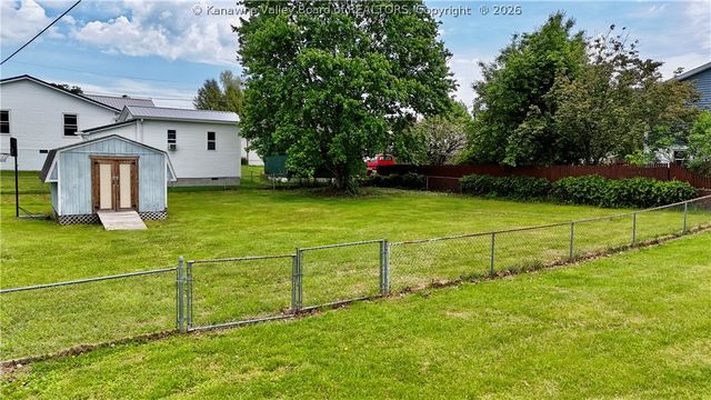 207 Taylor Drive, Hurricane, WV 25526