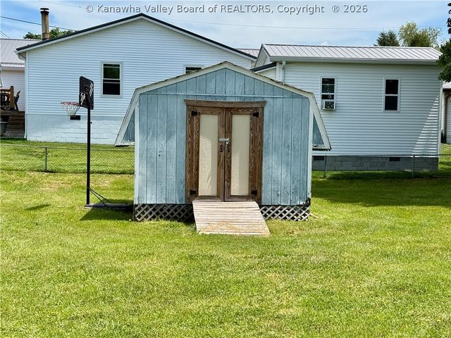 207 Taylor Drive, Hurricane, WV 25526