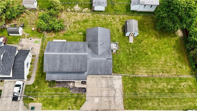 207 Taylor Drive, Hurricane, WV 25526