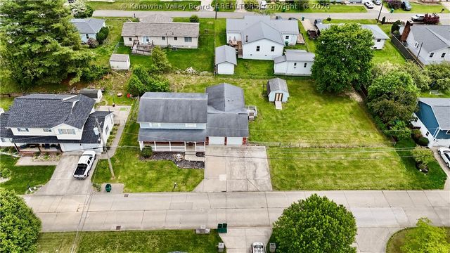 207 Taylor Drive, Hurricane, WV 25526