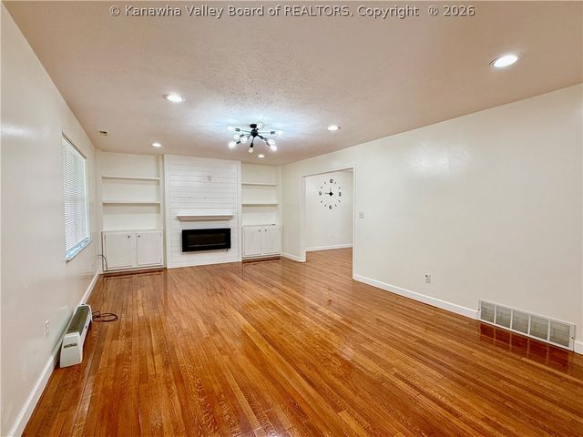 207 Taylor Drive, Hurricane, WV 25526