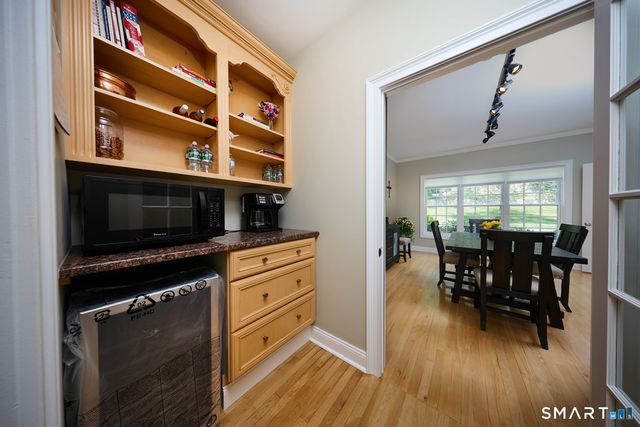 4 Nature Lane, Shelton, CT 06484