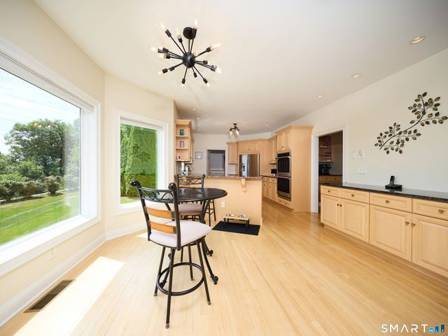 4 Nature Lane, Shelton, CT 06484