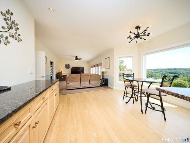 4 Nature Lane, Shelton, CT 06484