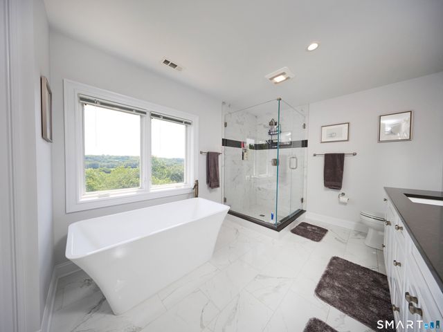 4 Nature Lane, Shelton, CT 06484