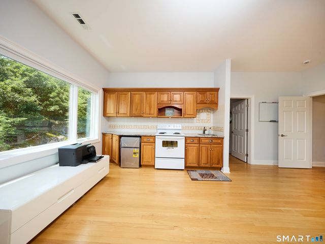 4 Nature Lane, Shelton, CT 06484