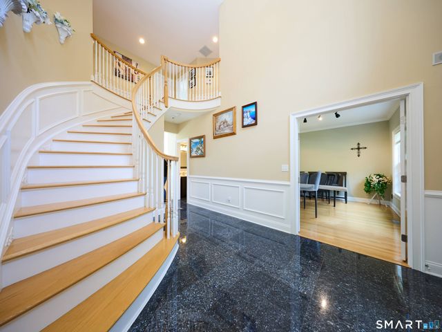 4 Nature Lane, Shelton, CT 06484
