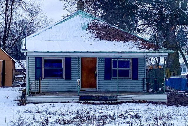 530 Kalmia St, Kettle Falls, WA 99141