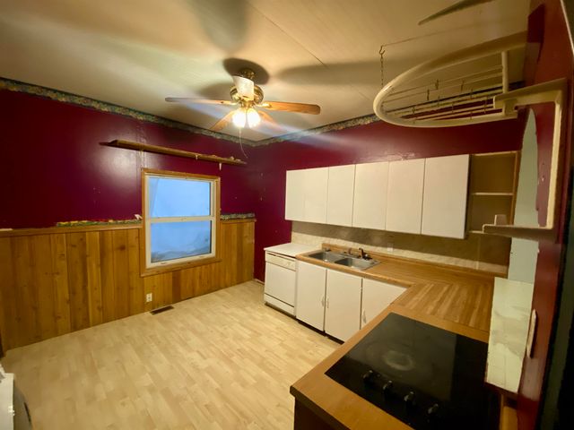 530 Kalmia St, Kettle Falls, WA 99141