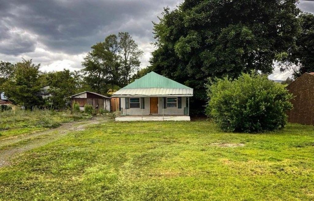 530 Kalmia St, Kettle Falls, WA 99141