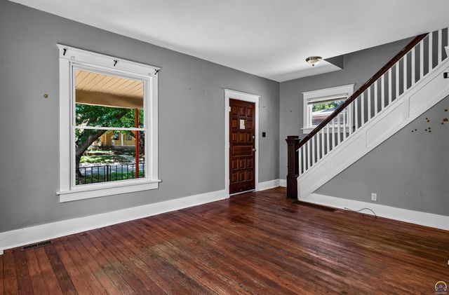 1816 SW Lincoln ST, Topeka, KS 66604