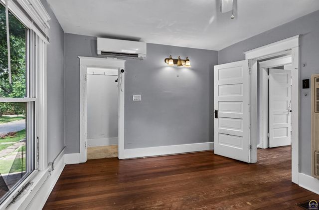1816 SW Lincoln ST, Topeka, KS 66604