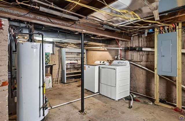 1816 SW Lincoln ST, Topeka, KS 66604