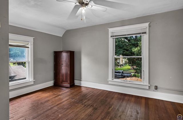 1816 SW Lincoln ST, Topeka, KS 66604