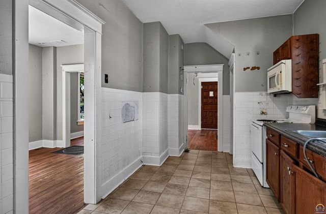 1816 SW Lincoln ST, Topeka, KS 66604