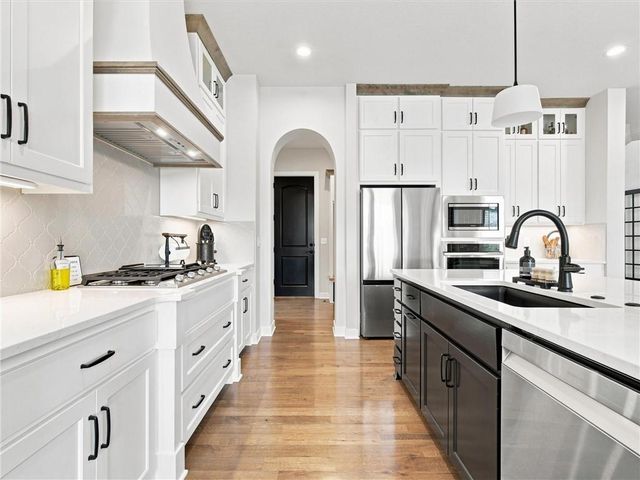 1320 NW 107th Terrace, Kansas City, MO 64155