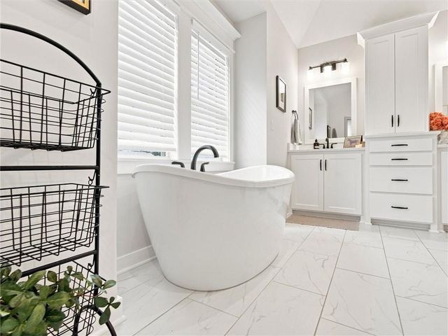 1320 NW 107th Terrace, Kansas City, MO 64155