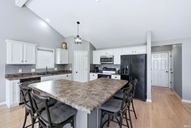 1231 Bluff Pointe Way, Fort Wayne, IN 46845