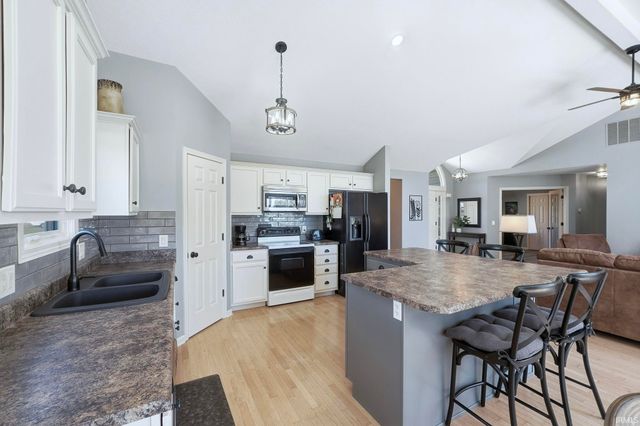 1231 Bluff Pointe Way, Fort Wayne, IN 46845