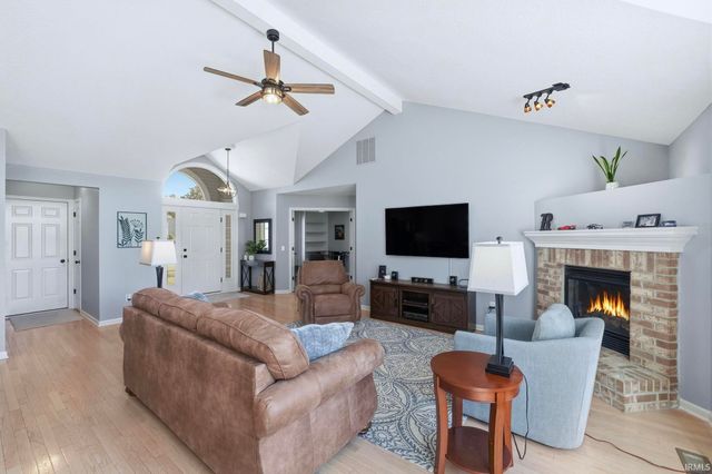 1231 Bluff Pointe Way, Fort Wayne, IN 46845