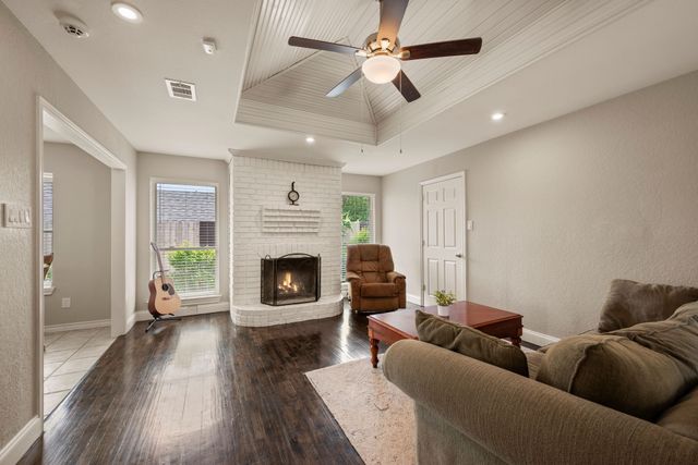 7509 Kingswood Court, North Richland Hills, TX 76182