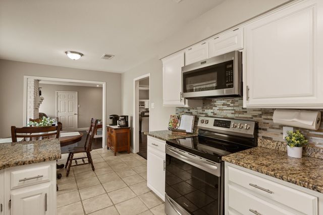 7509 Kingswood Court, North Richland Hills, TX 76182