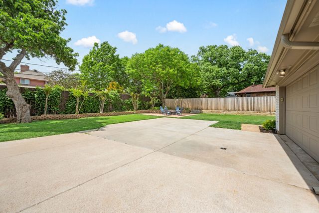 7509 Kingswood Court, North Richland Hills, TX 76182