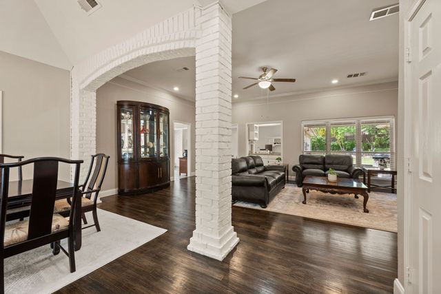 7509 Kingswood Court, North Richland Hills, TX 76182