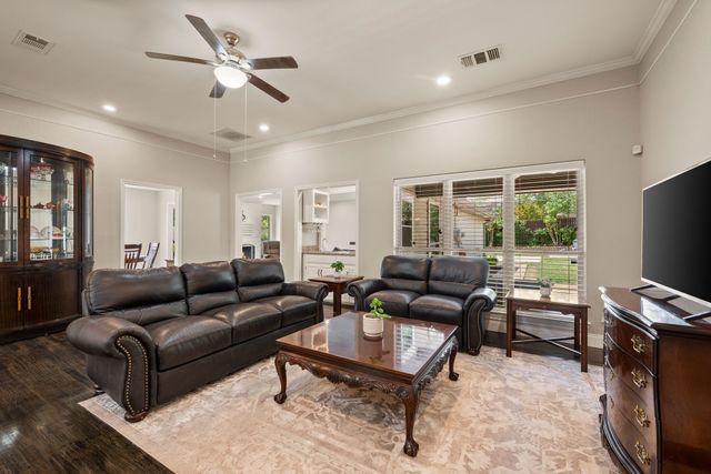7509 Kingswood Court, North Richland Hills, TX 76182