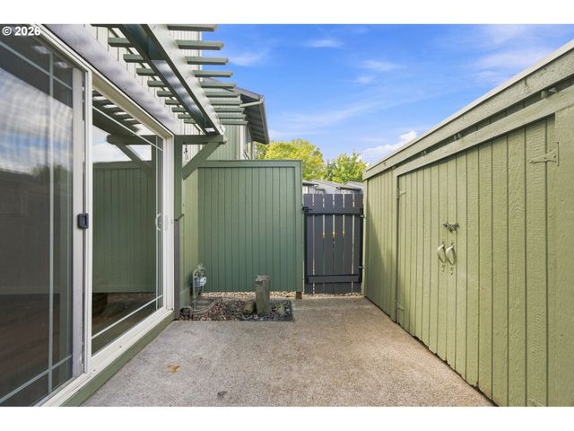 23956 Ne POPLAR Ct, Wood Village, OR 97060