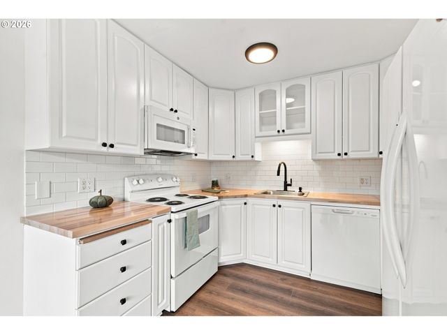 23956 Ne POPLAR Ct, Wood Village, OR 97060
