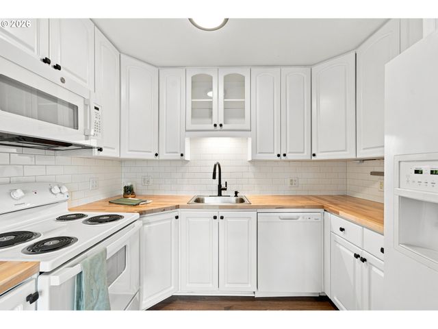 23956 Ne POPLAR Ct, Wood Village, OR 97060