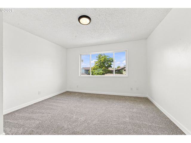 23956 Ne POPLAR Ct, Wood Village, OR 97060
