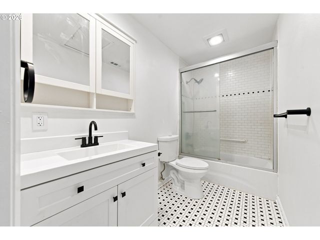 23956 Ne POPLAR Ct, Wood Village, OR 97060