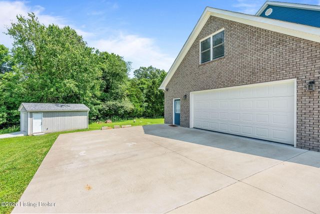 260 Solitude Way, Shepherdsville, KY 40165