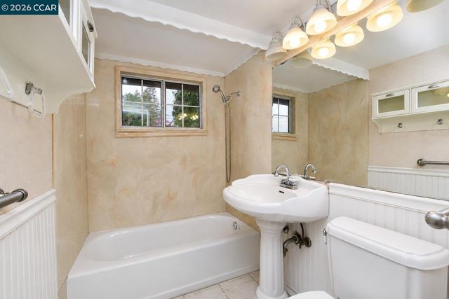 3214 Pine St., Martinez, CA 94553