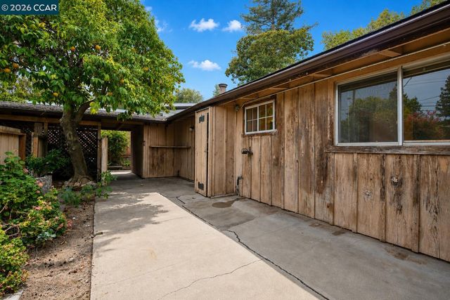 3214 Pine St., Martinez, CA 94553