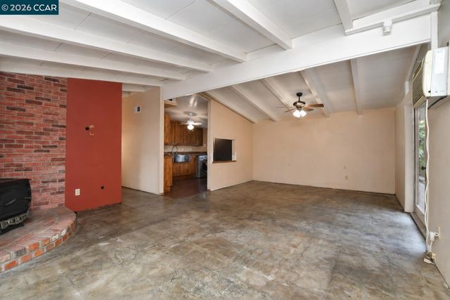 3214 Pine St., Martinez, CA 94553
