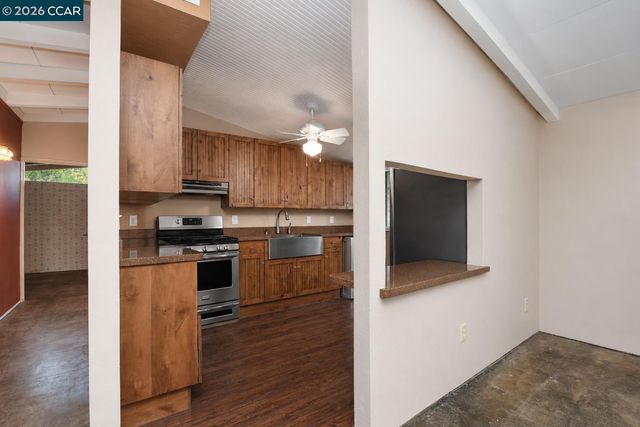 3214 Pine St., Martinez, CA 94553
