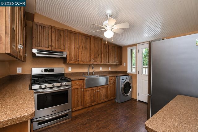 3214 Pine St., Martinez, CA 94553