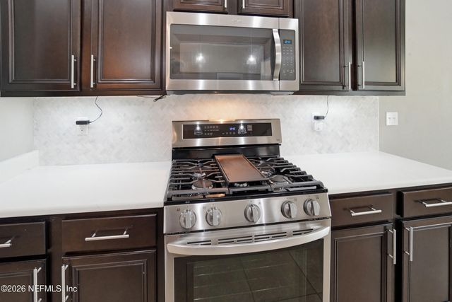 121 LOCHNAGAR MOUNTAIN Drive, St. Johns, FL 32259