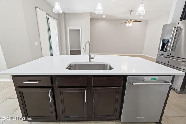 121 LOCHNAGAR MOUNTAIN Drive, St. Johns, FL 32259