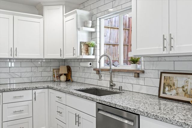 6613 Mariposa Ave, Citrus Heights, CA 95610